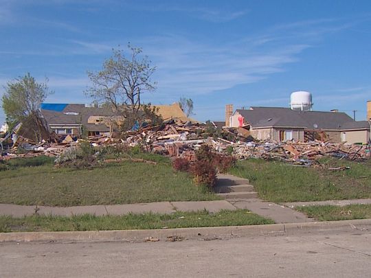 635947447842155304-demolished-home-032816