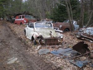 21331e1409847a28c4ef899093f9c7cb--abandoned-cars-abandoned-vehicles