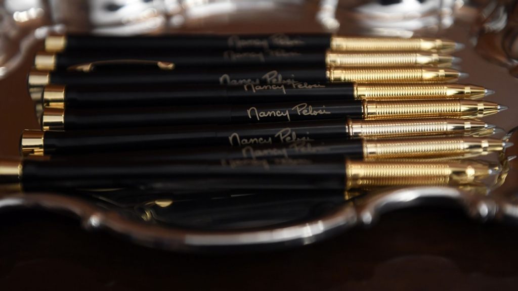 This image has an empty alt attribute; its file name is 0-12.jpg