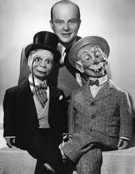 Edgar Bergen with Charlie McCarthy and Mortimer Snerd 1949 | Charlie  mccarthy, Old time radio, Old movie stars